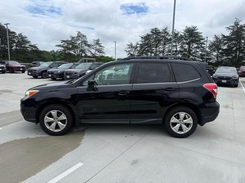 Crystal Black Silica 2015 Subaru Forester 2.5i Limited