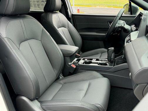 White Pearl 2026 Subaru Outback Touring