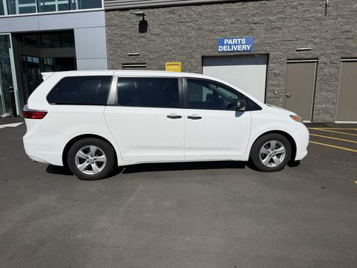 2015 Toyota Sienna L