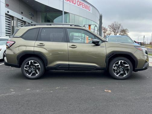 2025 Subaru Forester Hybrid Premium