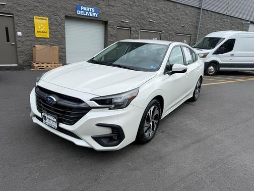 Crystal White Pearl 2025 Subaru Legacy Premium