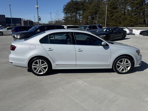 2017 Volkswagen Jetta 1.8T SEL