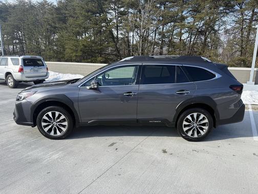2023 Subaru Outback Touring