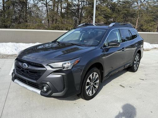 2023 Subaru Outback Touring