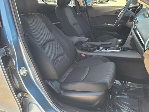 2015 Mazda Mazda3 i Touring