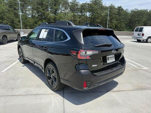 Crystal Black Silica 2022 Subaru Outback Onyx Edition XT