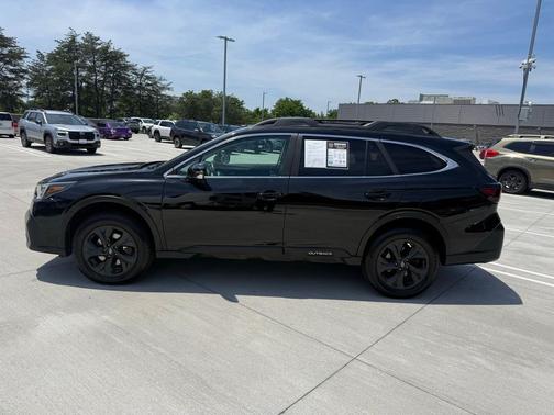 Crystal Black Silica 2022 Subaru Outback Onyx Edition XT