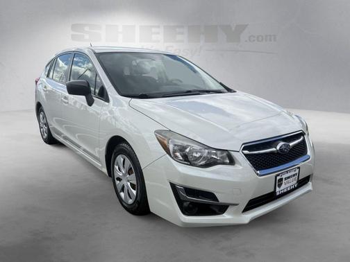 Crystal White Pearl 2016 Subaru Impreza 2.0i