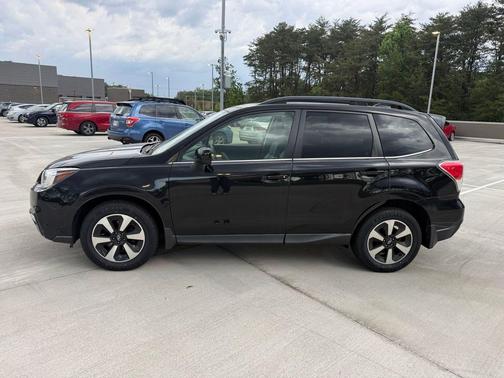 -Select- 2017 Subaru Forester 2.5i Limited