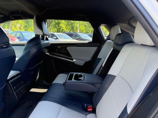 Cosmic White Pearl 2023 Subaru Solterra Limited