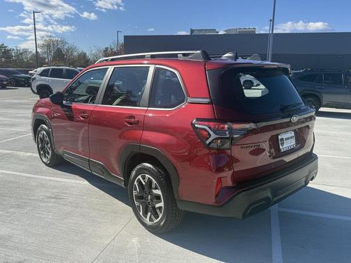 2025 Subaru Forester Base