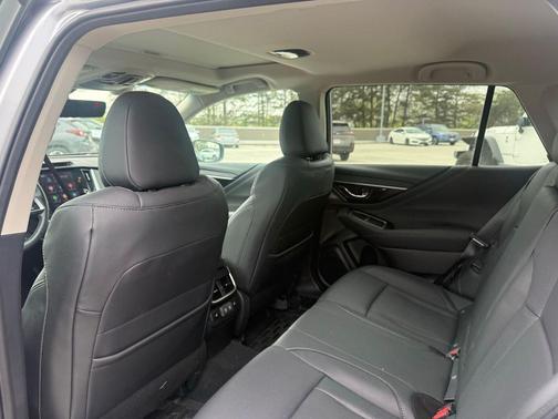 Ice Silver Metallic 2022 Subaru Outback Limited