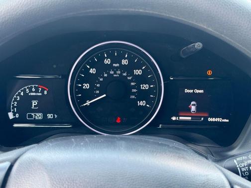 Platinum White Pearl 2022 Honda HR-V EX