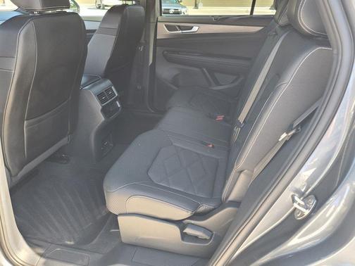 2024 Volkswagen Atlas Cross Sport 2.0T SE w/Technology 4MOTION
