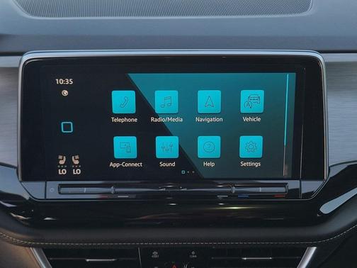 2024 Volkswagen Atlas Cross Sport 2.0T SE w/Technology 4MOTION