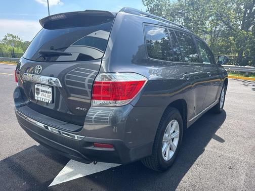 2013 Toyota Highlander SE