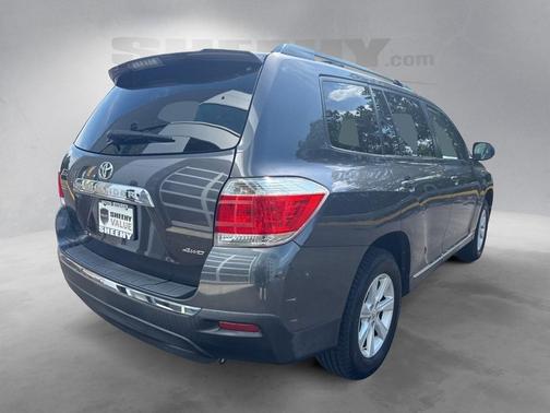 2013 Toyota Highlander SE