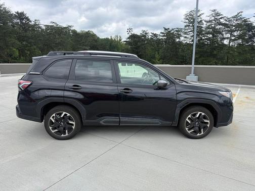 Crystal Black Silica 2025 Subaru Forester Limited
