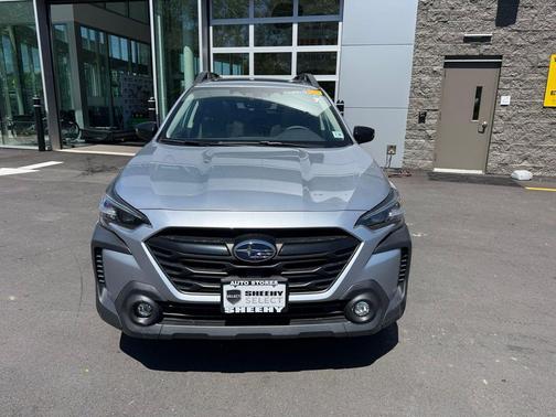 Ice Silver Metallic 2024 Subaru Outback Onyx Edition XT