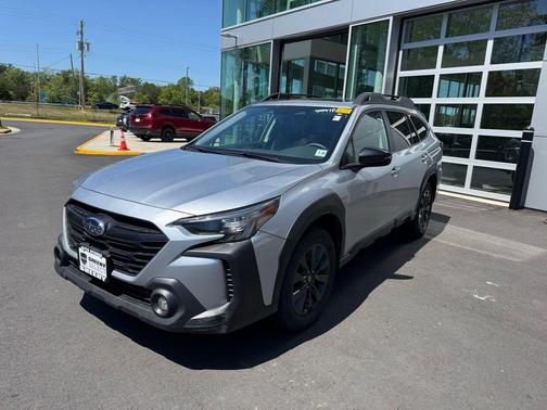 Ice Silver Metallic 2024 Subaru Outback Onyx Edition XT