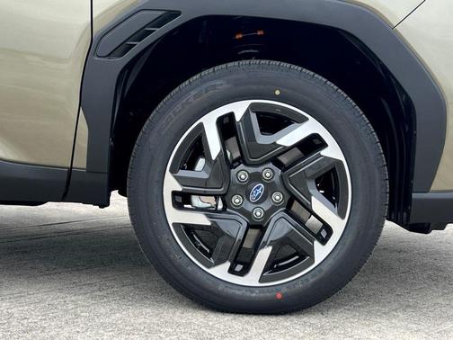 2025 Subaru Forester Hybrid Premium