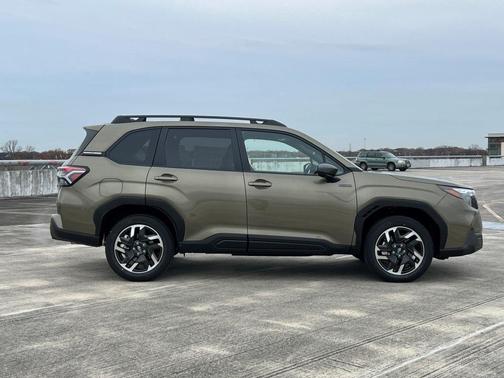 2025 Subaru Forester Hybrid Premium