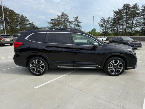 Crystal Black Silica 2023 Subaru Ascent Limited 8-Passenger