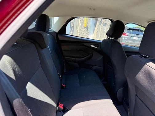 Ruby Red Metallic 2016 Ford Focus SE