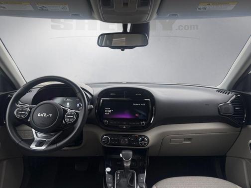Snow White Pearl 2025 Kia Soul EX