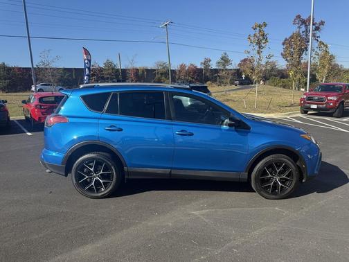 2018 Toyota RAV4 SE