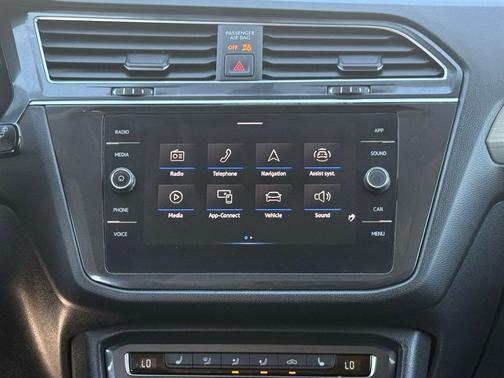 Platinum Gray Metallic 2021 Volkswagen Tiguan 2.0T SE 4MOTION