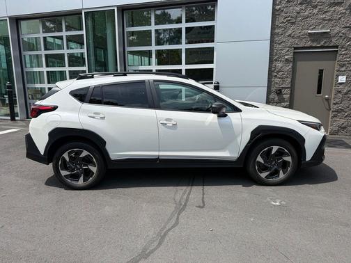 Crystal White Pearl 2024 Subaru Crosstrek Limited