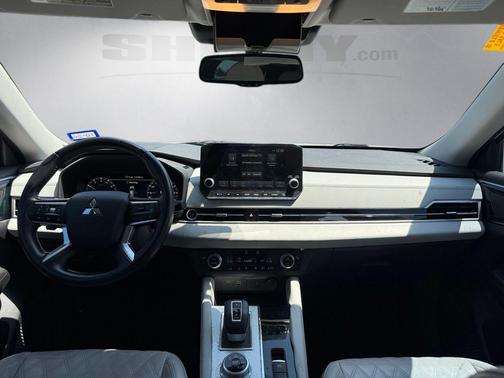 White Diamond 2022 Mitsubishi Outlander SEL