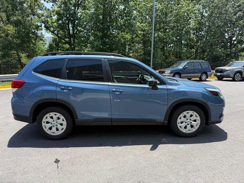 Horizon Blue 2024 Subaru Forester Base