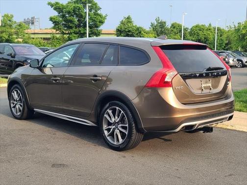 2016 Volvo V60 Cross Country T5