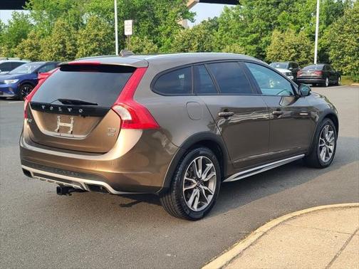 2016 Volvo V60 Cross Country T5