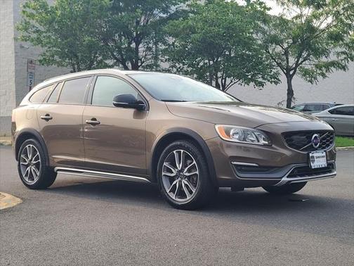 2016 Volvo V60 Cross Country T5