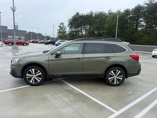 Wilderness Green Metallic 2018 Subaru Outback 3.6R Limited