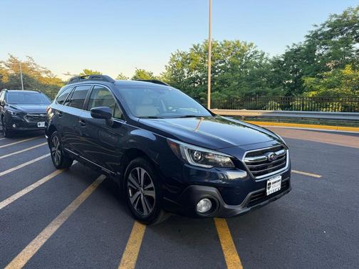 Dark Blue Pearl 2018 Subaru Outback 3.6R Limited