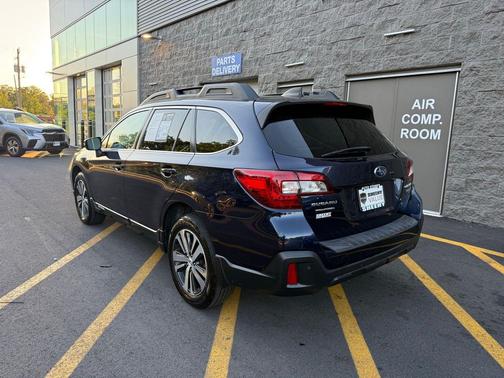 Dark Blue Pearl 2018 Subaru Outback 3.6R Limited