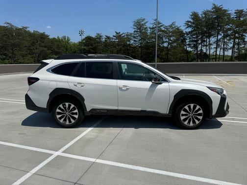 Crystal White Pearl 2024 Subaru Outback Limited XT