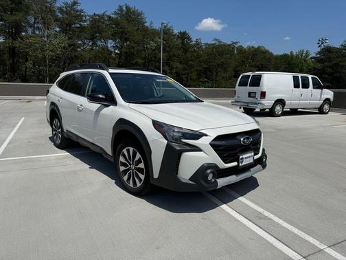 Crystal White Pearl 2024 Subaru Outback Limited XT