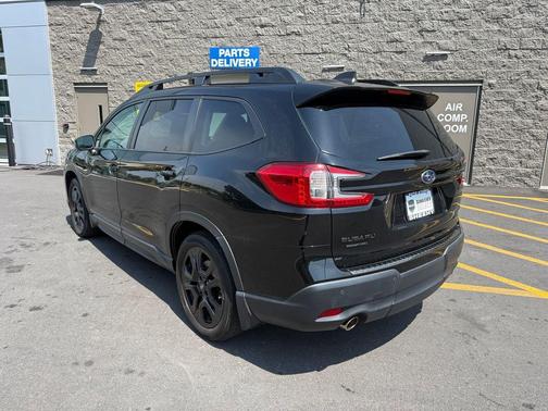 Crystal Black Silica 2023 Subaru Ascent Onyx Edition Limited 7-Passenger