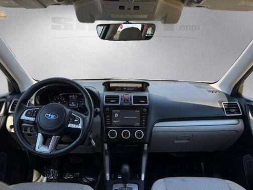 Crystal White Pearl 2018 Subaru Forester 2.5i Premium