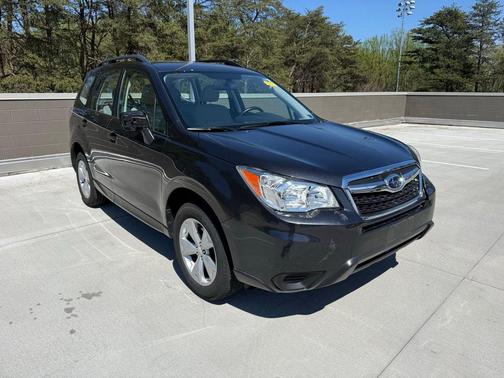 Dark Gray Metallic 2016 Subaru Forester 2.5i