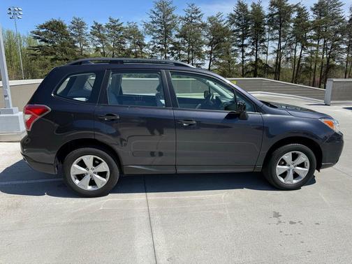 Dark Gray Metallic 2016 Subaru Forester 2.5i
