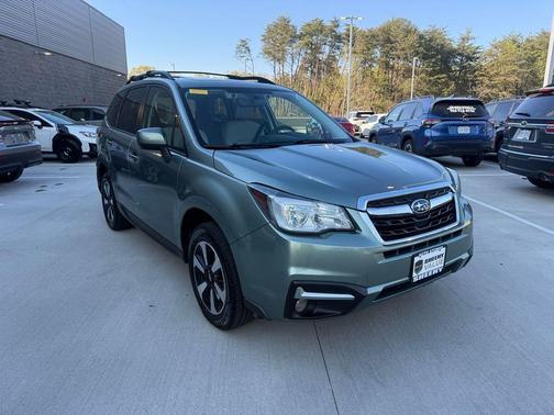 Jasmine Green Metallic 2017 Subaru Forester 2.5i Premium