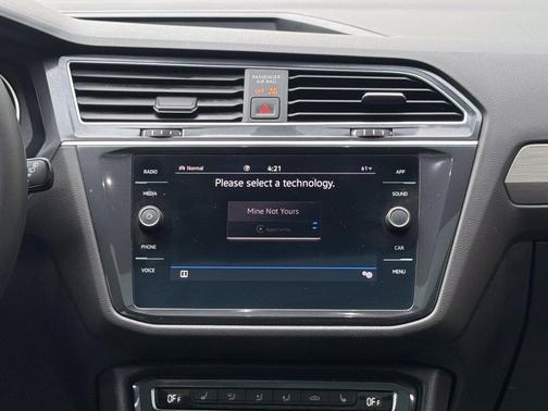 Pure White 2021 Volkswagen Tiguan 2.0T SE 4MOTION