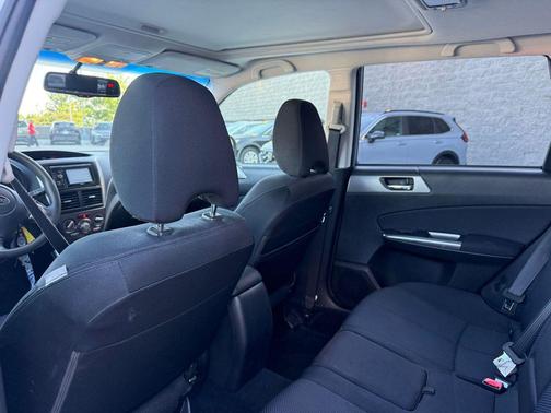 Ice Silver Metallic 2012 Subaru Forester 2.5X Premium