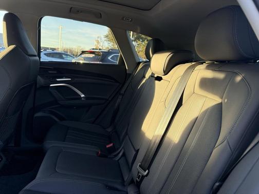 2025 Audi Q5 Prestige TFSI quattro S tronic